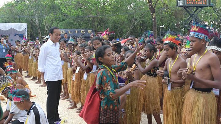 Berita Nasional Jokowi Sebutkan 630 Menara BTS 4G di Papua Belum Usai Dibuat